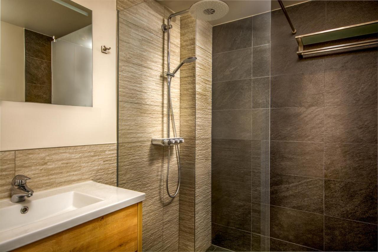 Apina Suite