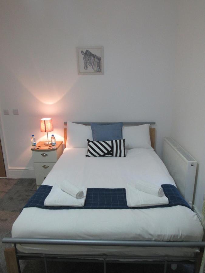 En-Suite Large Double Room Communal Patio
