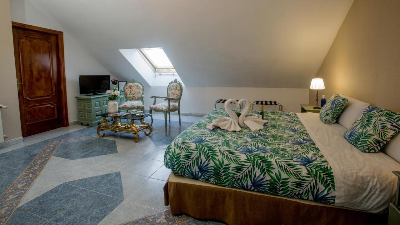 Double Room Bath