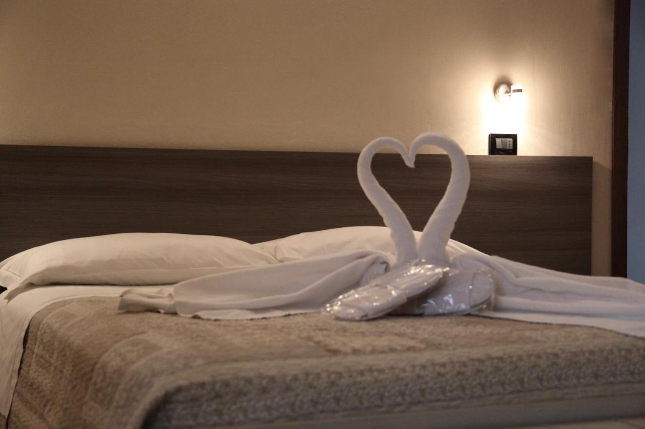 Deluxe Double or Twin Room Lake View