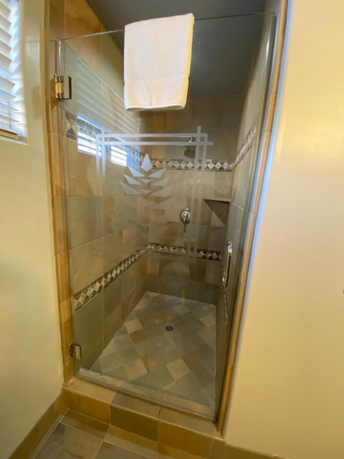 Deluxe King Room with Spa Bath,963395569:JPEG