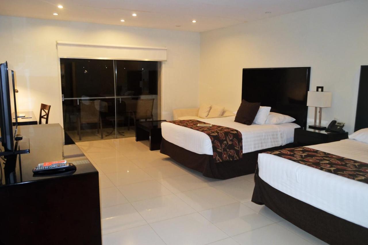 Twin Room Pool View