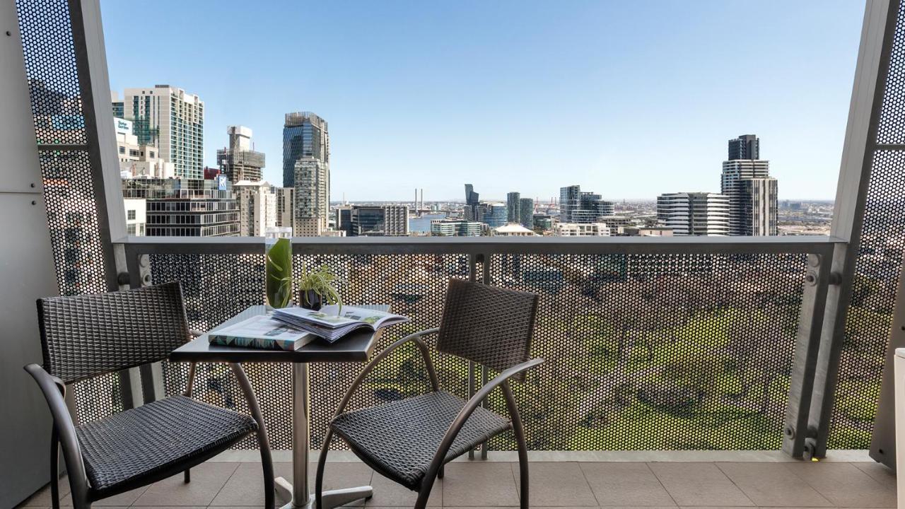 Deluxe Studio Apartment with Park View & Balcony