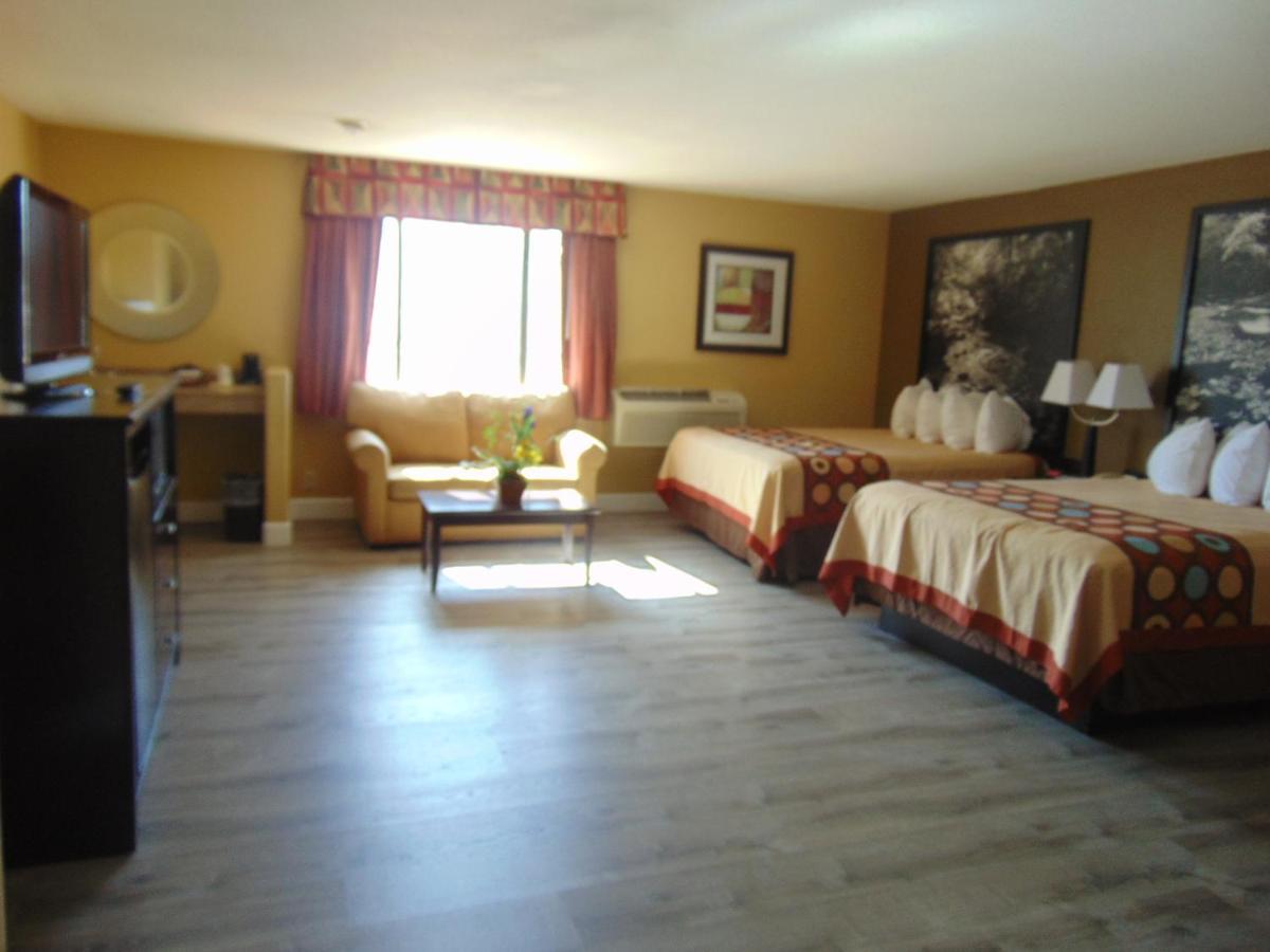 Studio Suite Two Queen Beds Non-Smoking