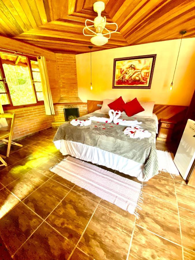 Deluxe Suite Spa Bath