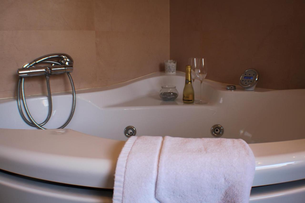 Double or Twin Room Hot Tub or Sauna