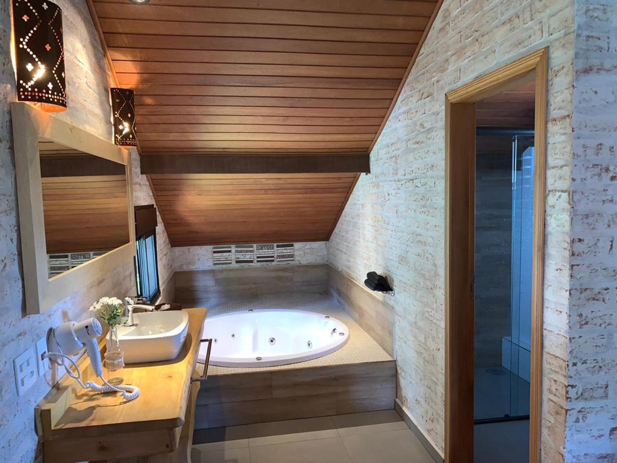 Queen Room Spa Bath