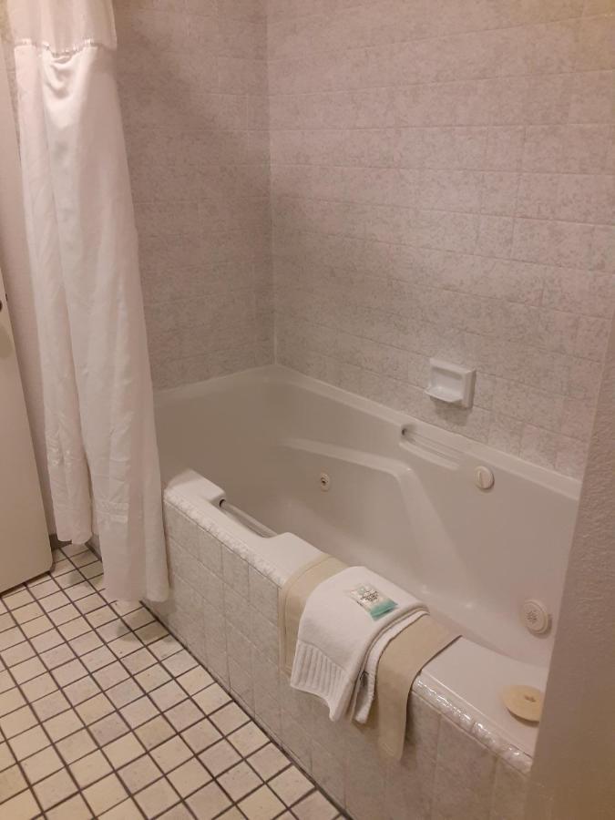 King Room Spa Bath