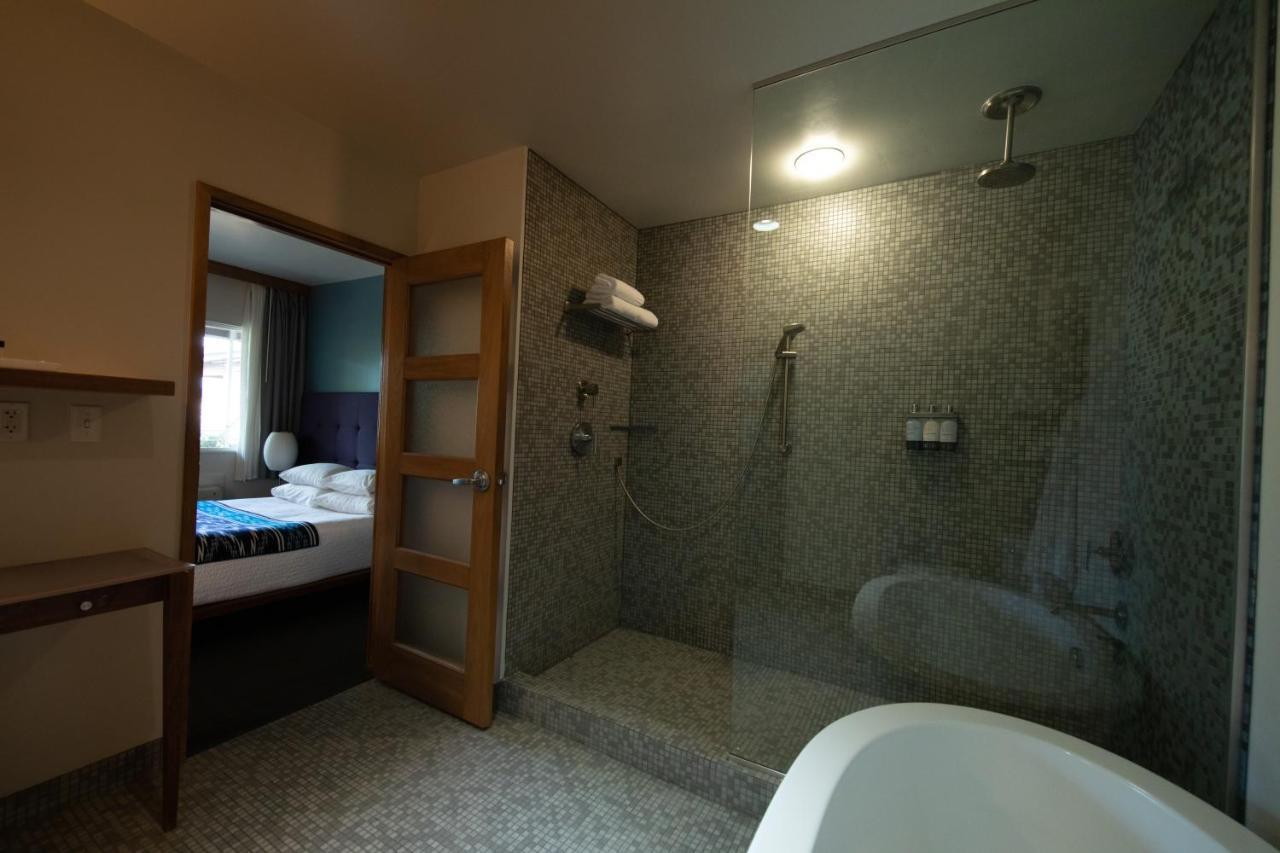 Queen Suite