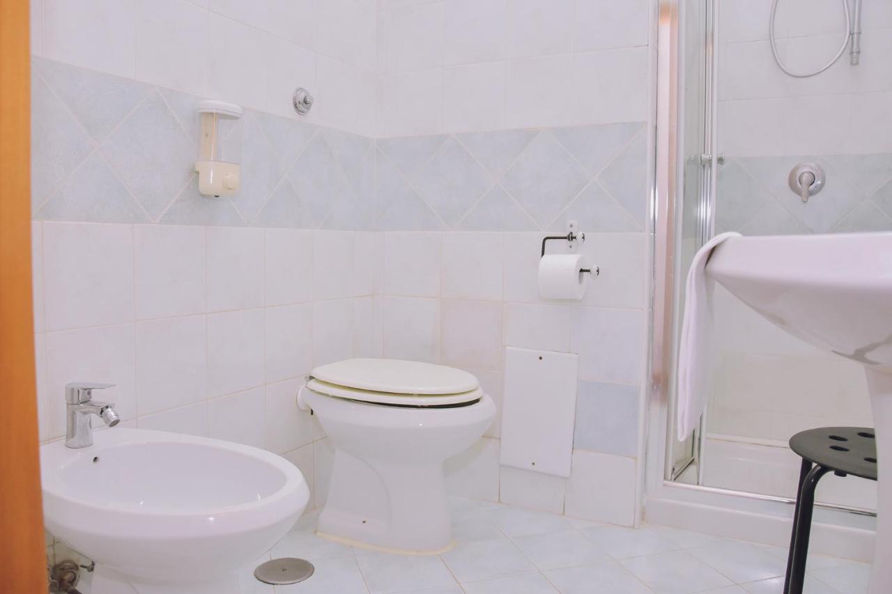 Double or Twin Room Private Bathroom
