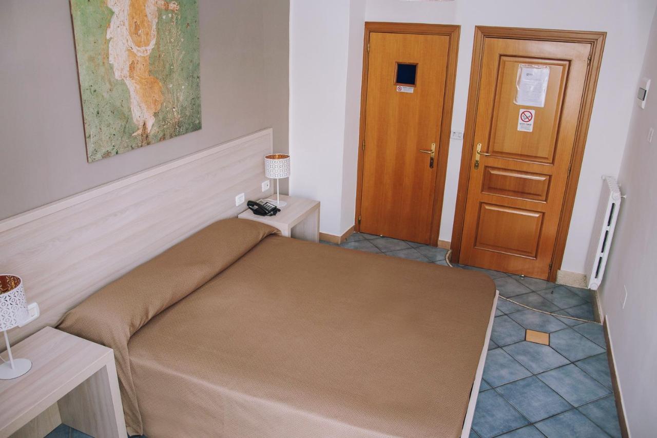 Double or Twin Room Private Bathroom