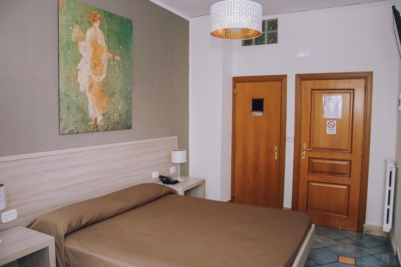 Double or Twin Room Private Bathroom