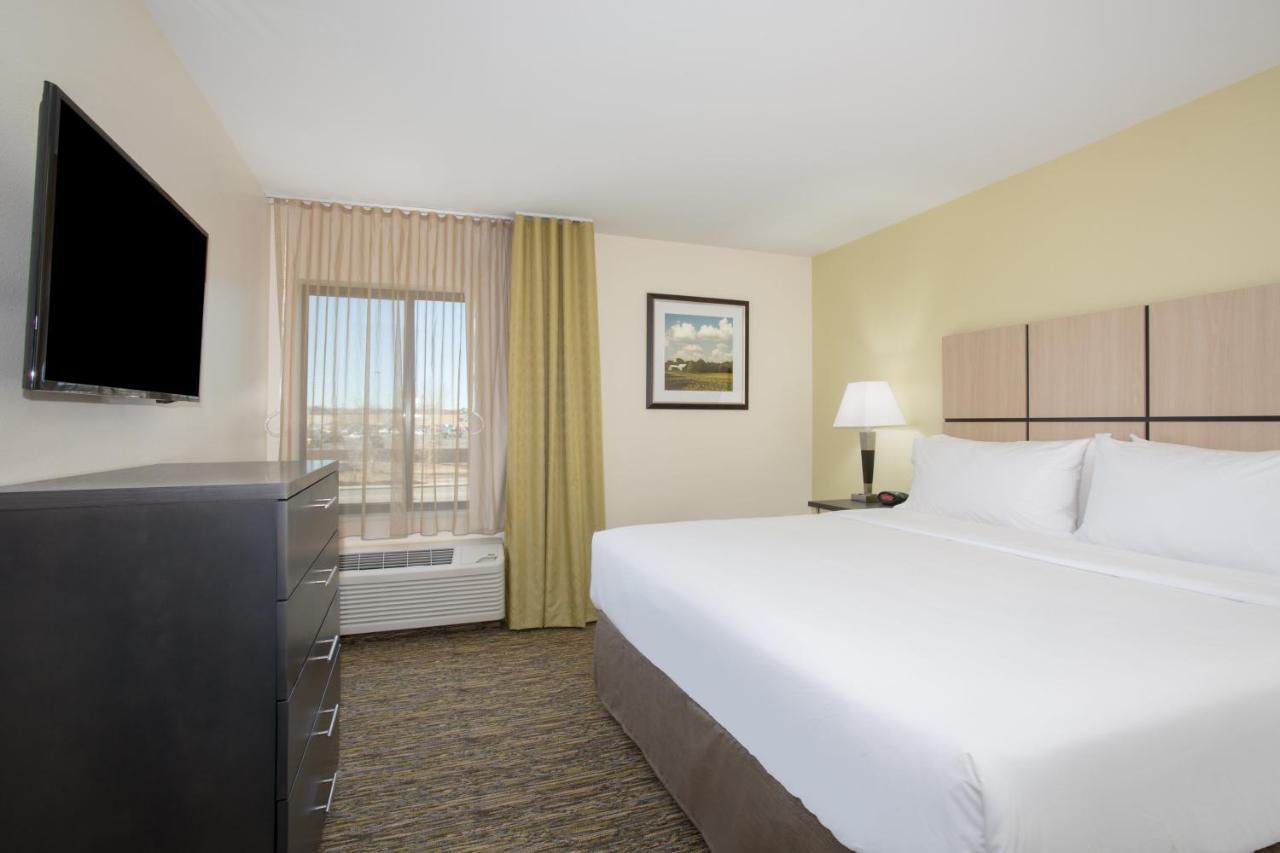 One-Bedroom King Suite