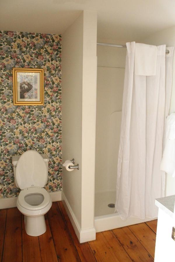 Queen Suite
