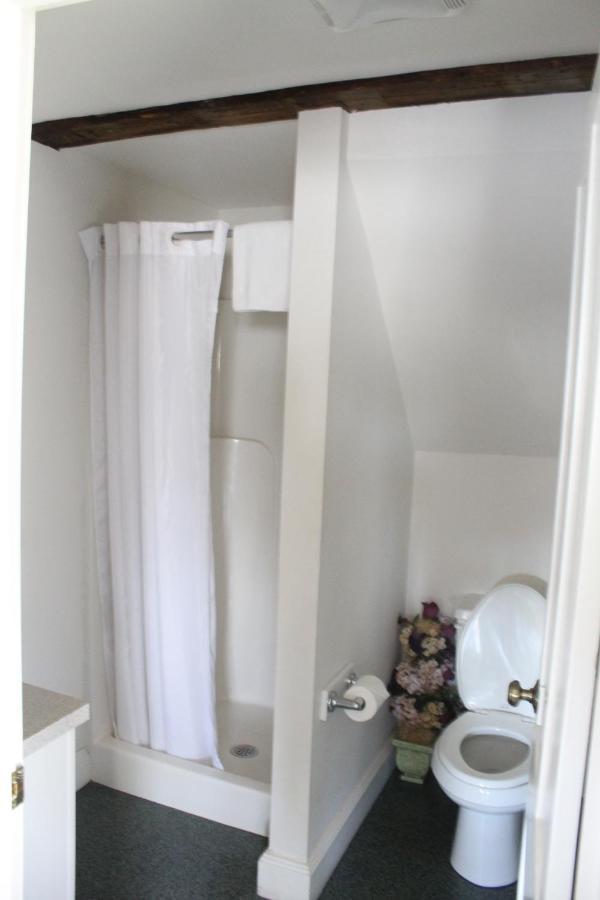 Queen Suite