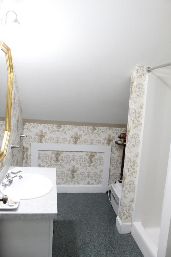 Double Room Private Bathroom
