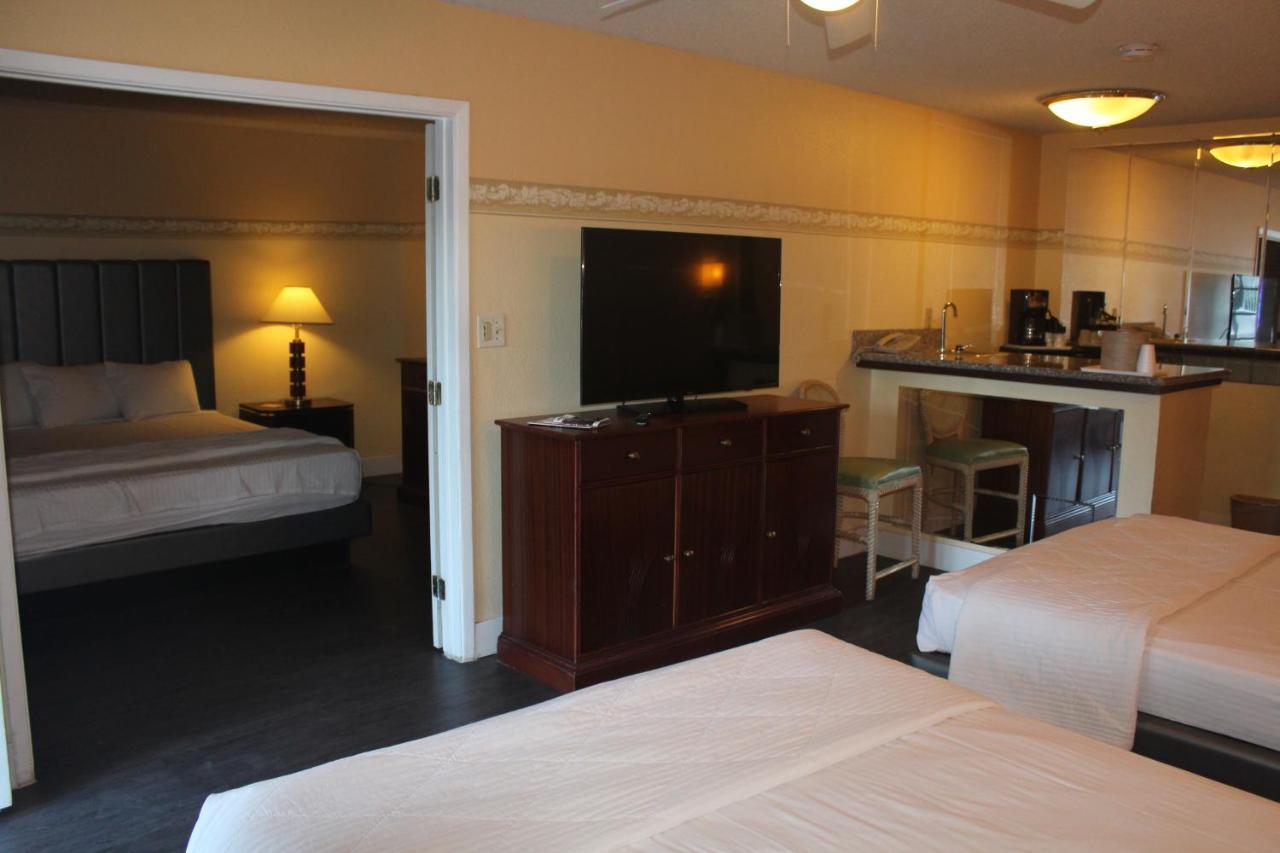 Deluxe Family Suite