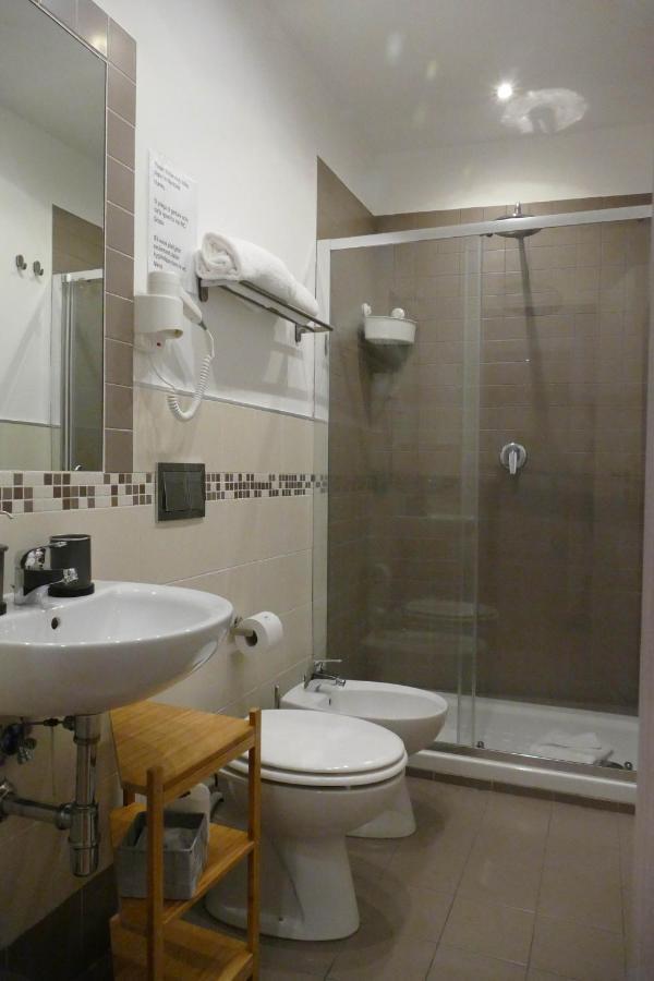 Single Room Private Bathroom,968833480:JPEG