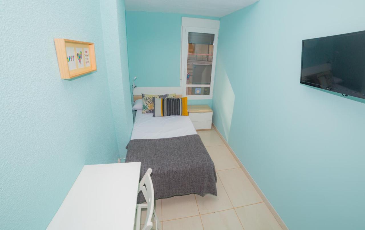 Single Room Shared Shower Toilet
