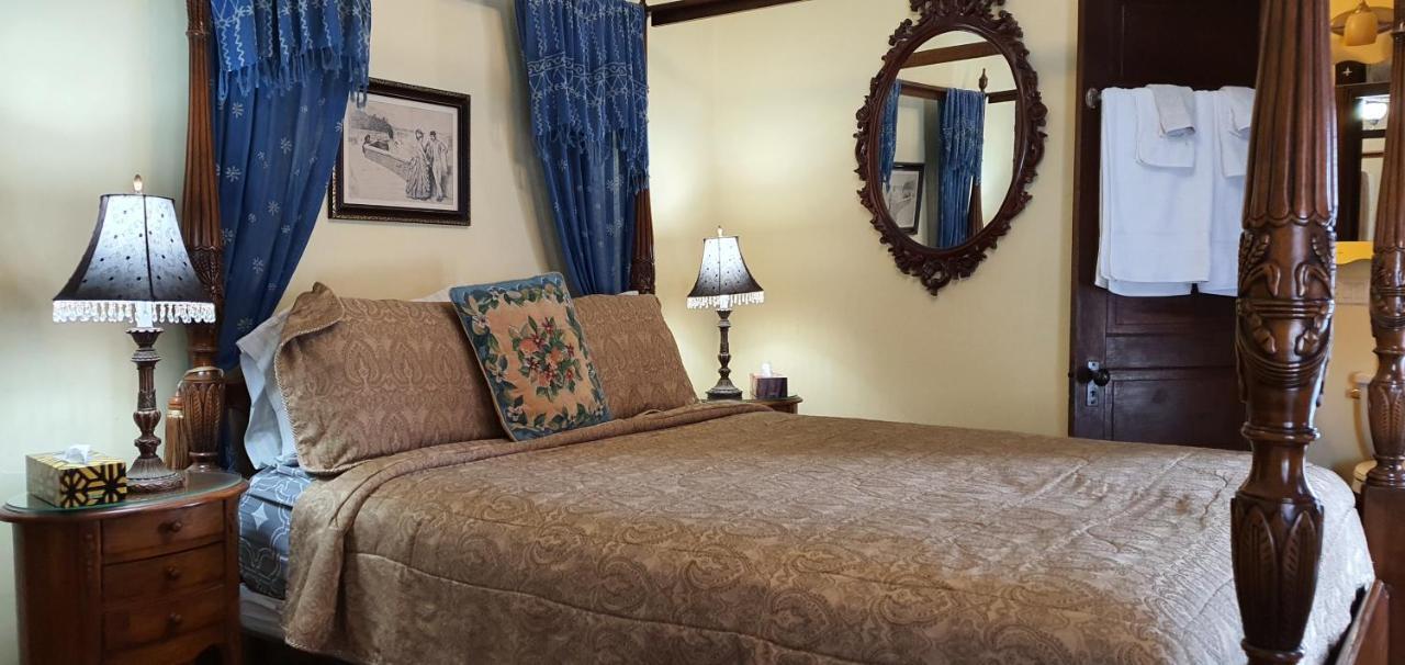 Queen Room Spa Bath