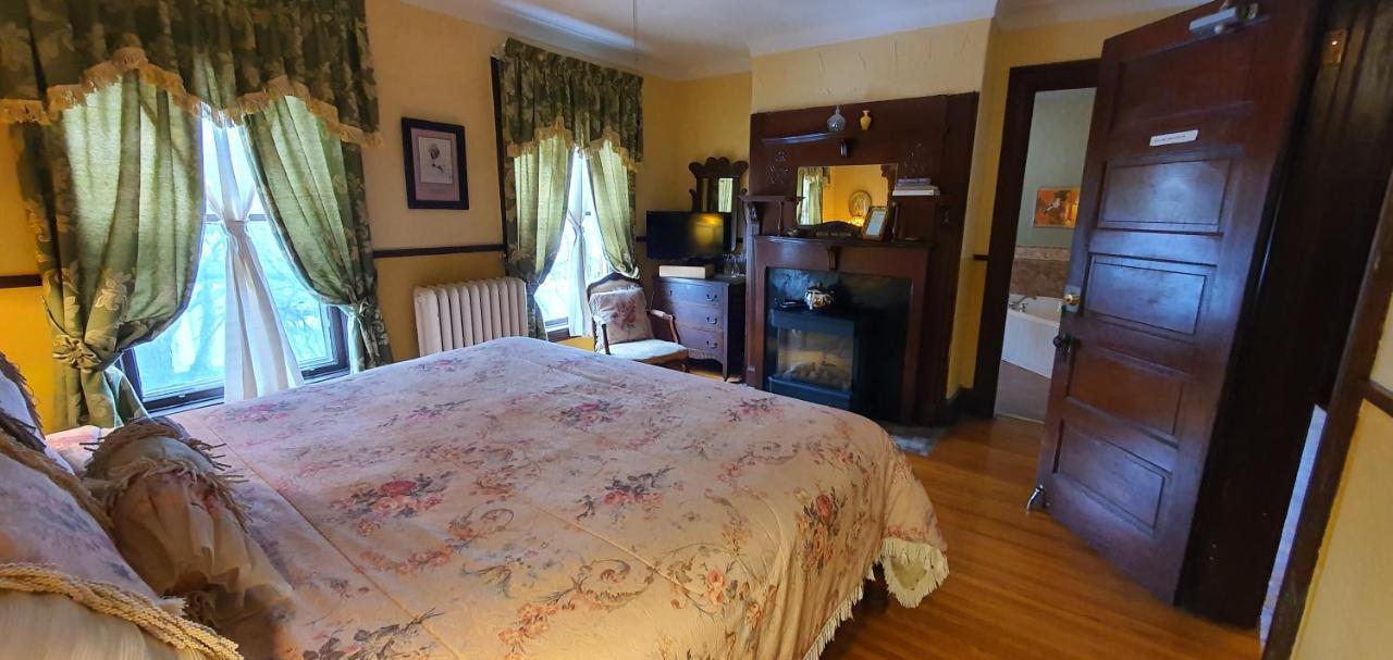 King Room Spa Bath