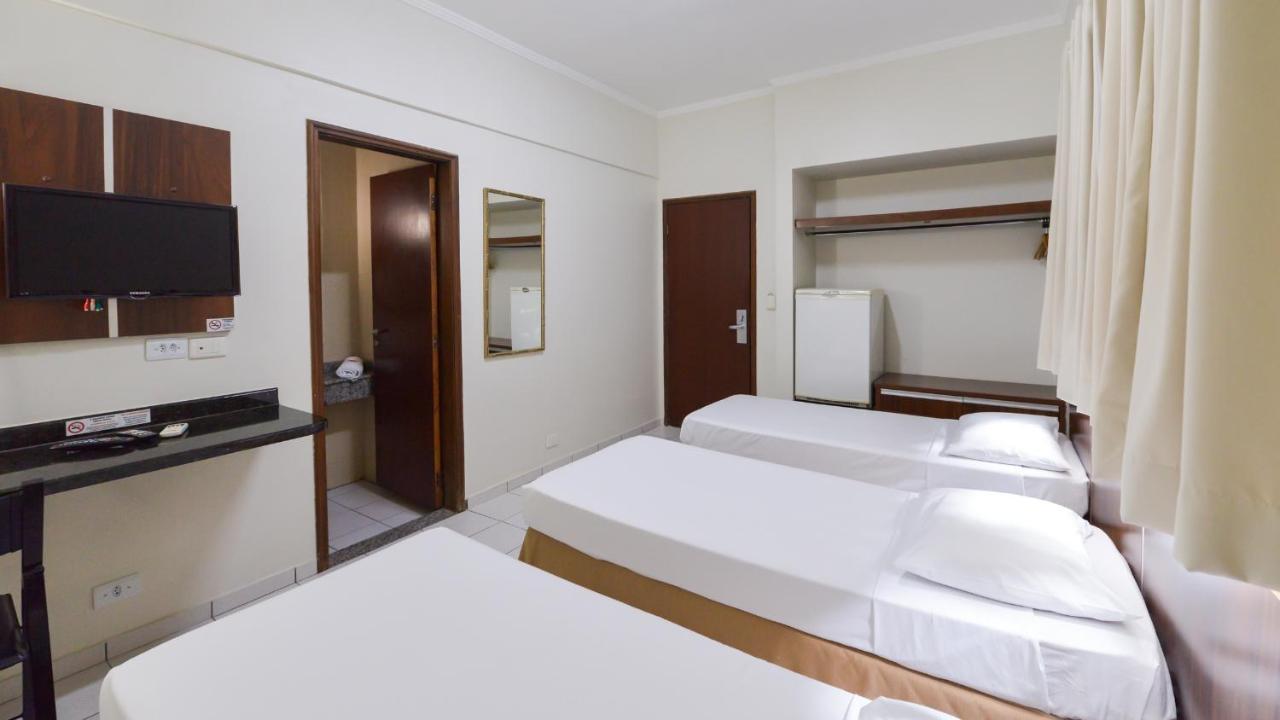 Quarto Triplo - 3 Camas de Solteiro