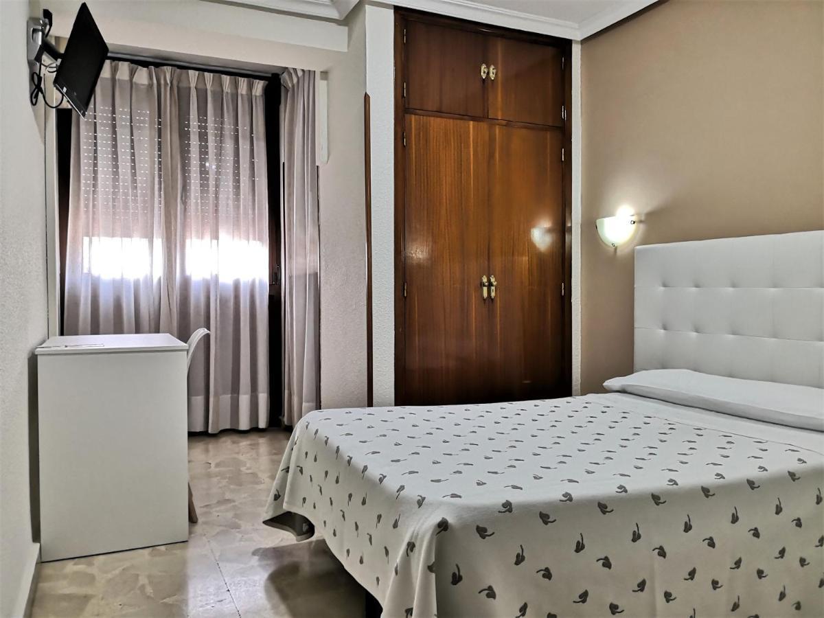 Chambre Simple - Vue sur Extérieur