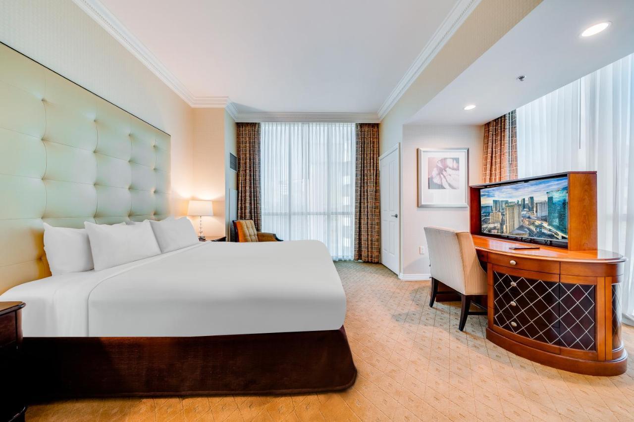 One-Bedroom Balcony Suite Mountain View