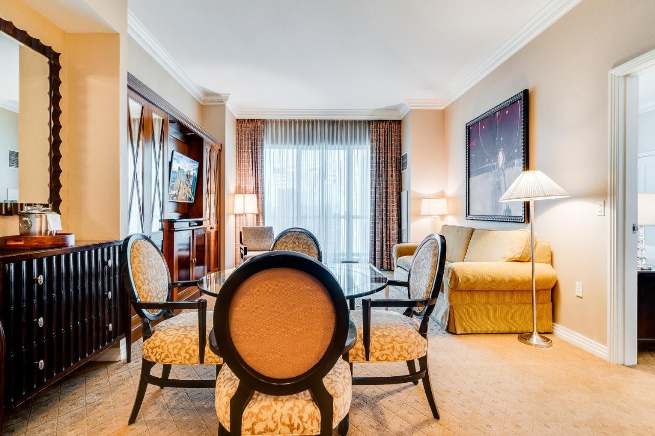 One-Bedroom Balcony Suite Mountain View