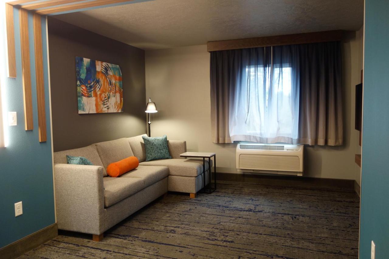 King Studio Suite - Mobility Access/Non-Smoking