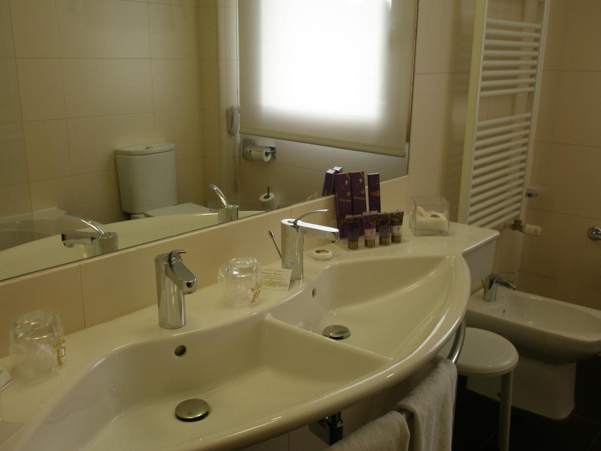 Habitación Doble Estándar (2 adultos + 1 niño)