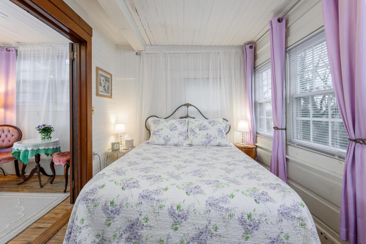 Queen Room # 4
