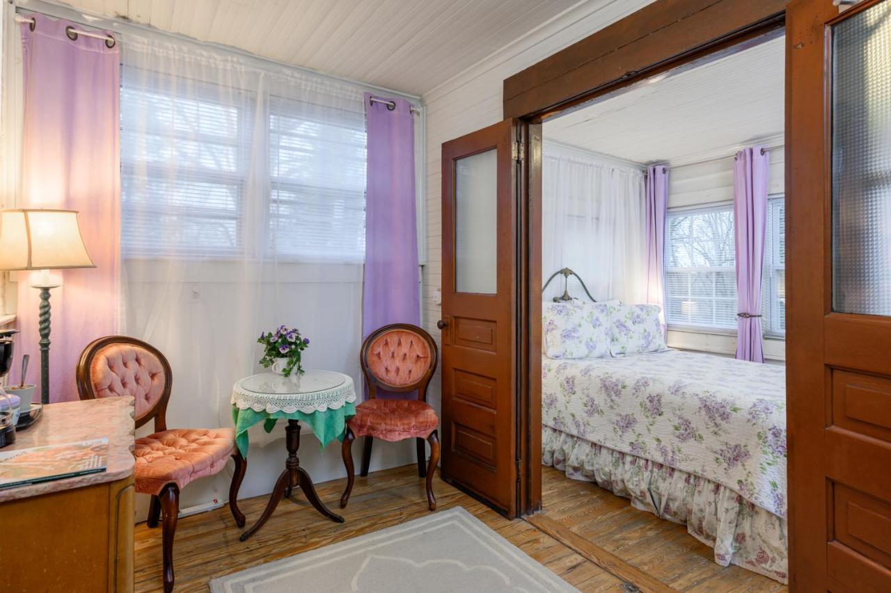 Queen Room # 4