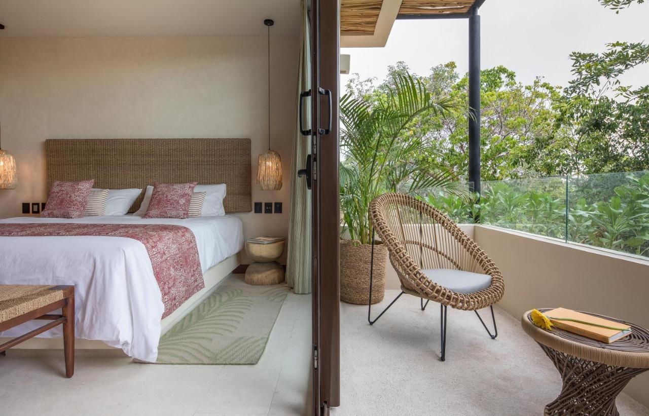 Luxury 1 Bedroom Jungle Apartment Terrace Garden View 2 Single Beds & 1 King Sofa Bed