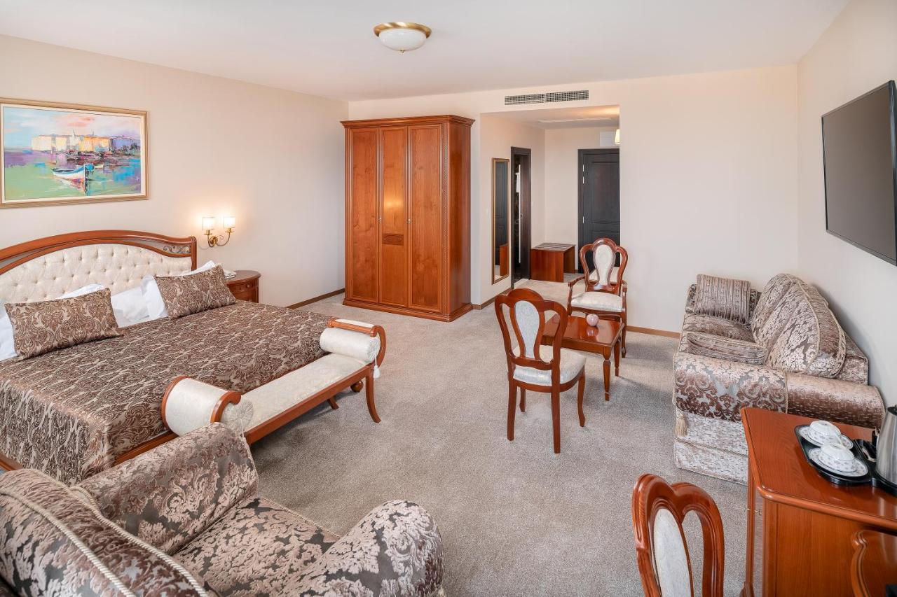 Chambre Double Exclusive avec Balcon - Parking Gratuit