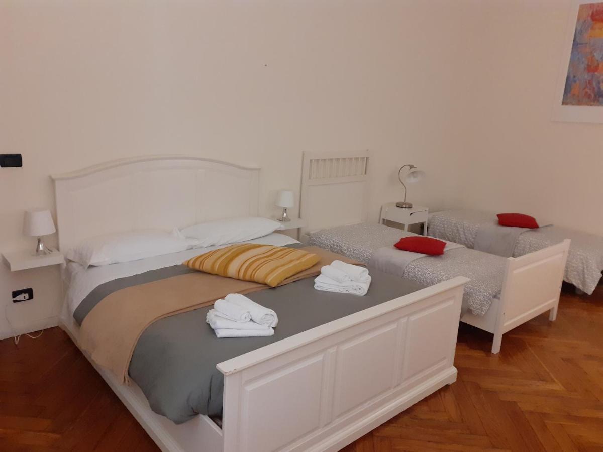Camera Familiare con Bagno Privato Esterno