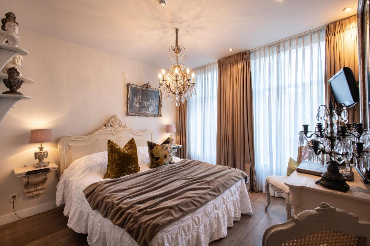 Romantic Room