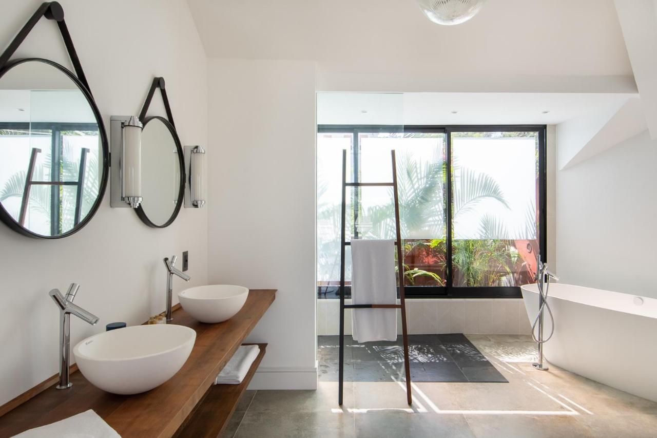 Master Deluxe Room