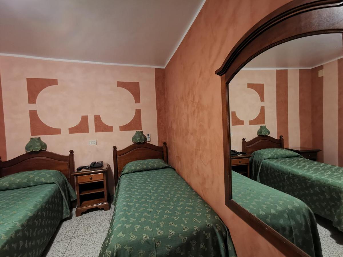 Double or Twin Room Private Bathroom