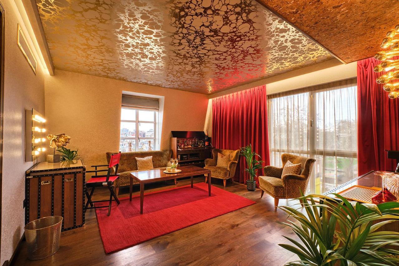 Pop Diva Suites