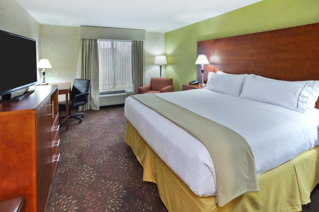King Suite with Sofa Bed