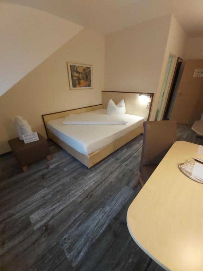 Single Room,977154145:JPEG