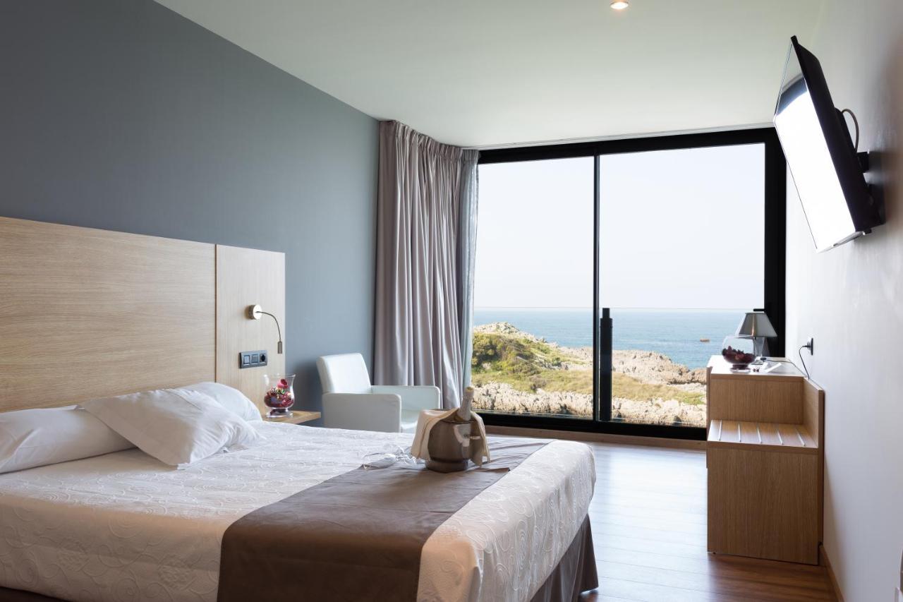 Double or Twin Room Sea View