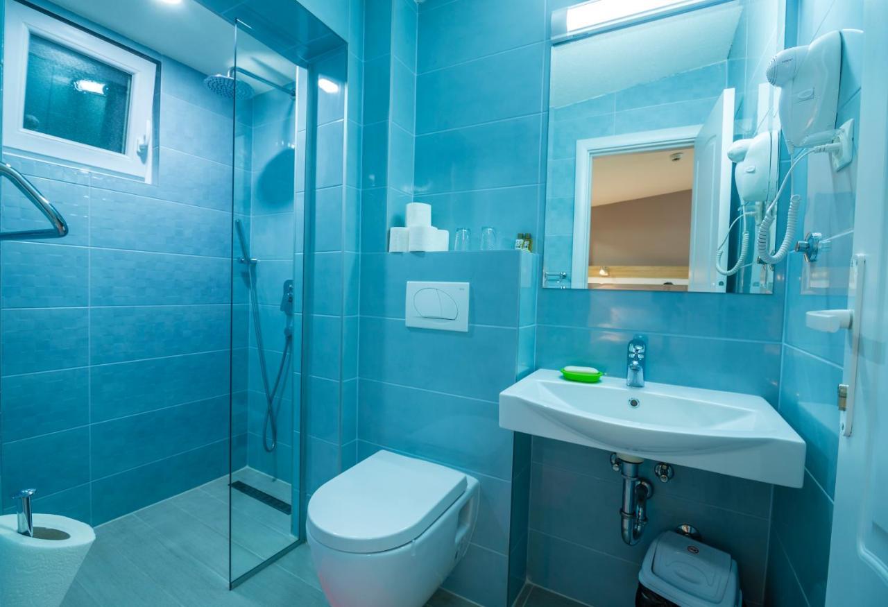 Twin Room Lake View