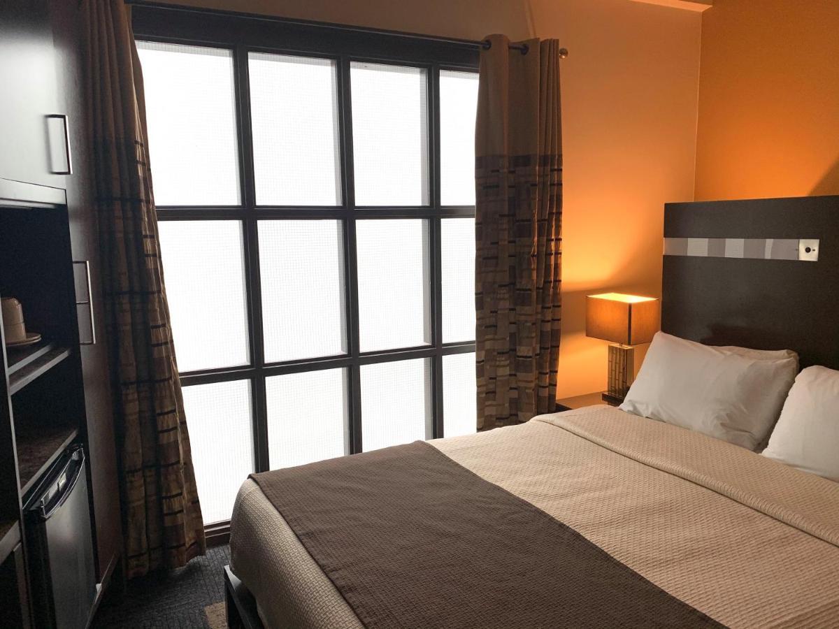 Standard Queen Room