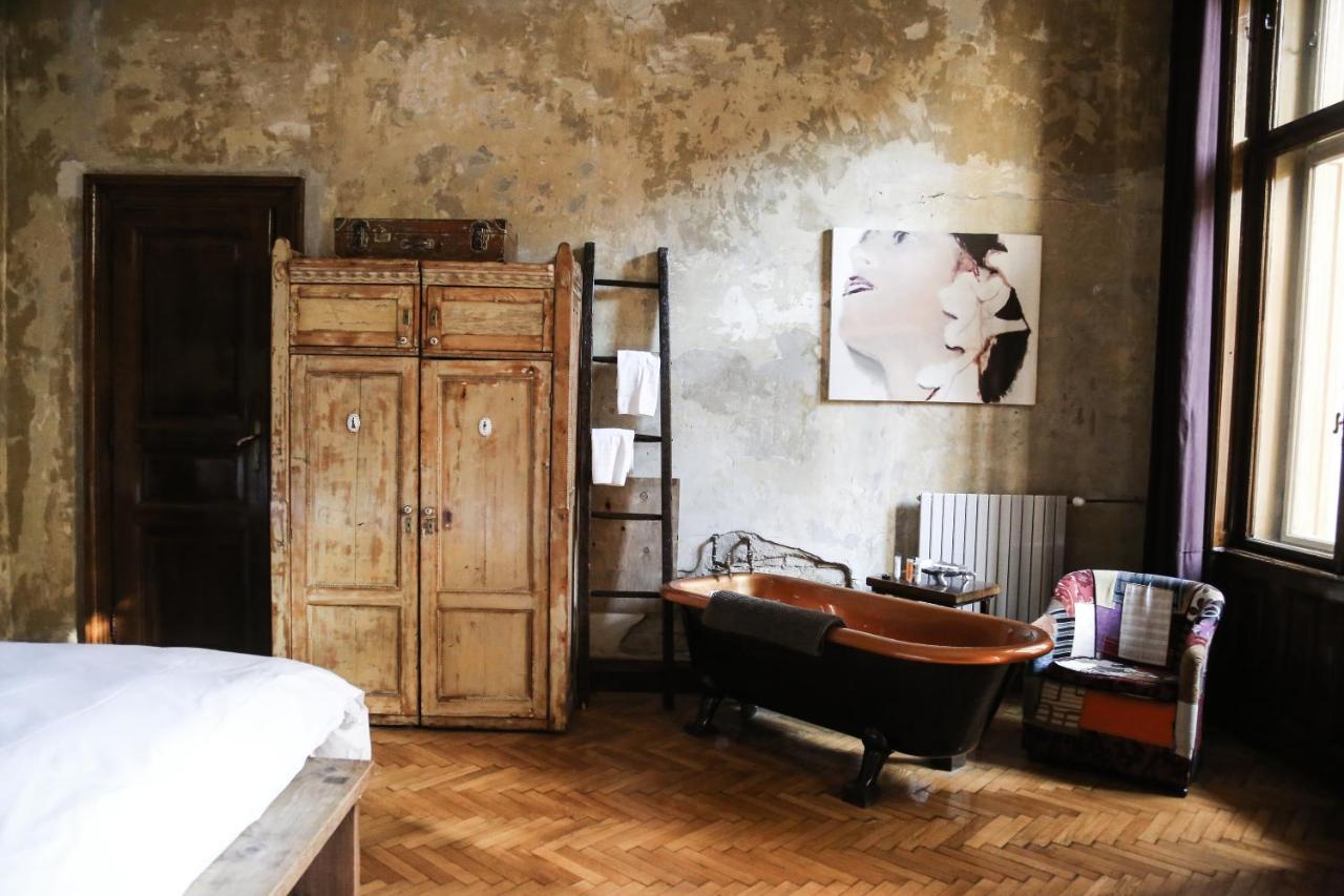 Double Room Private Bathroom