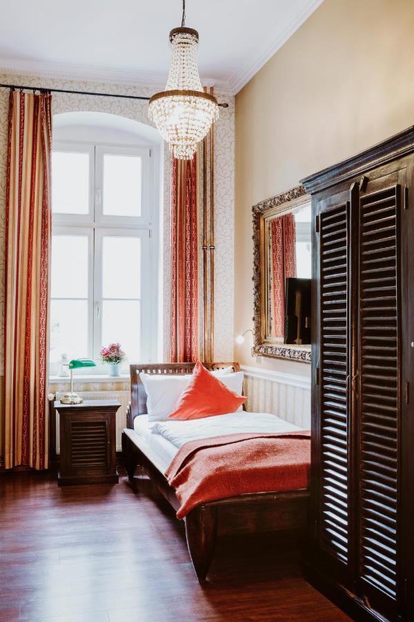 Small Single Room
