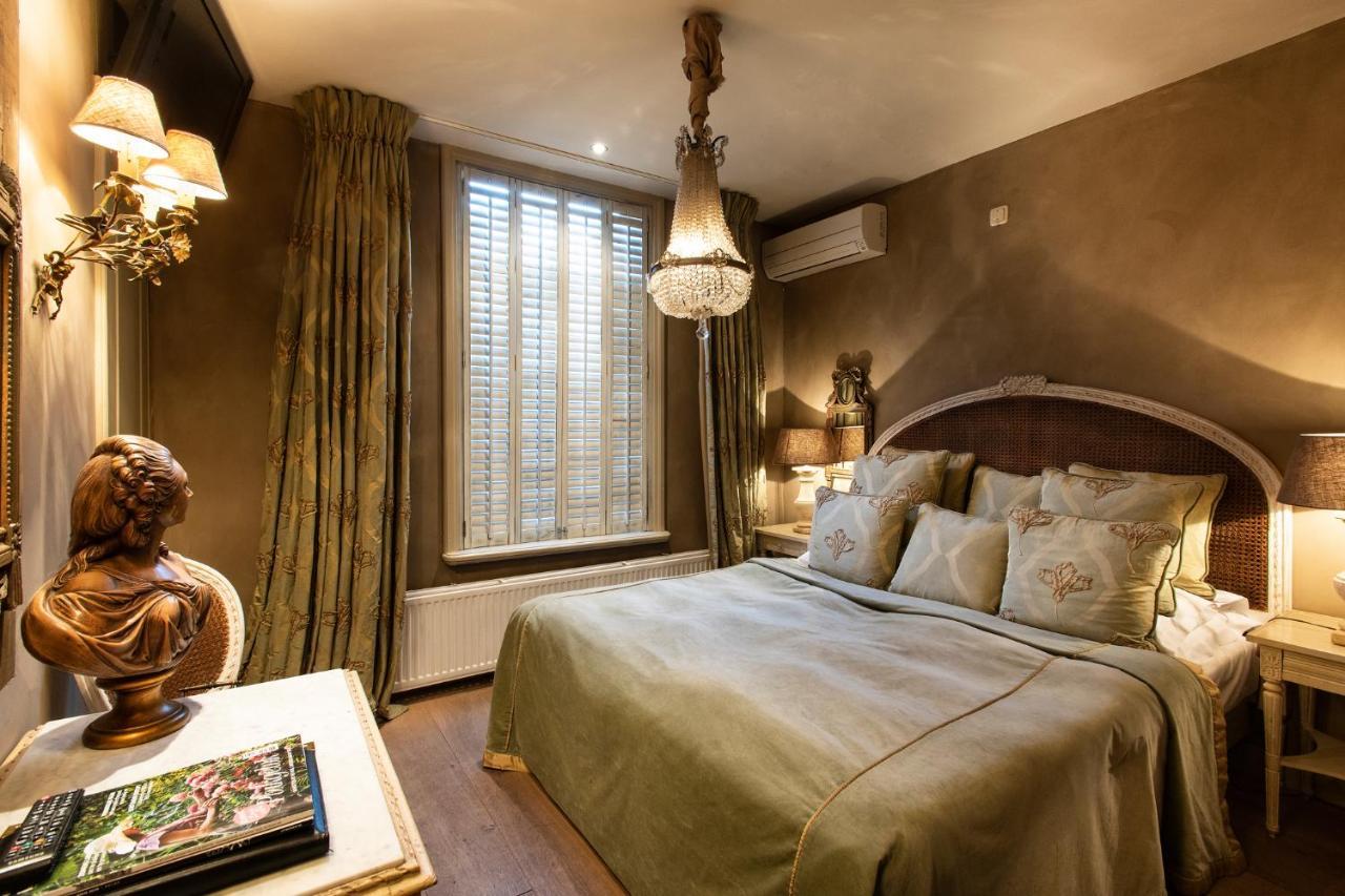Romantic Room