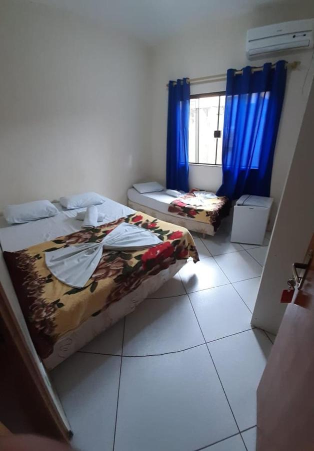Quarto com 2 Camas de Solteiro
