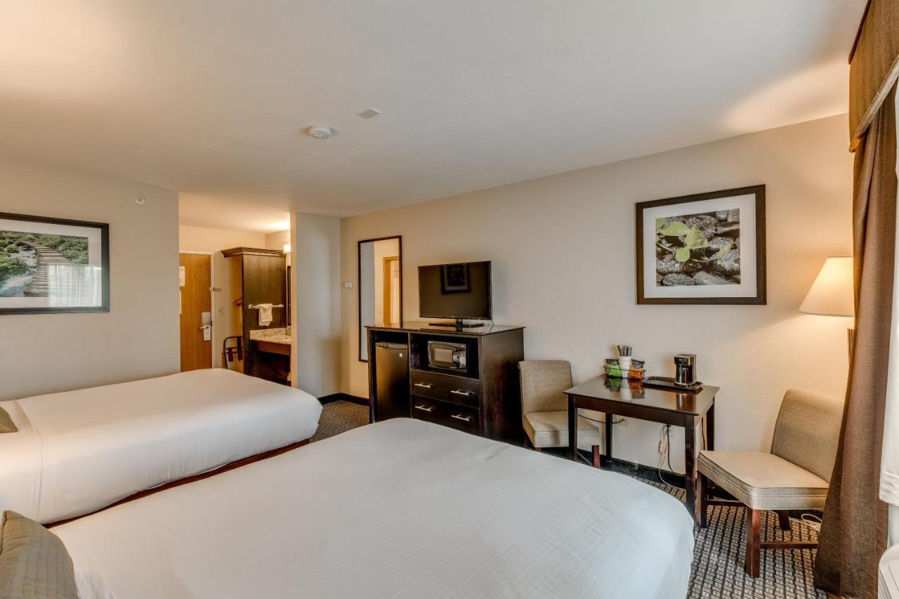 Queen Room with Two Queen Beds
